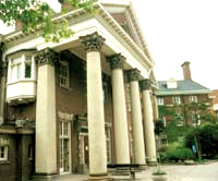 Flavelle House: columns