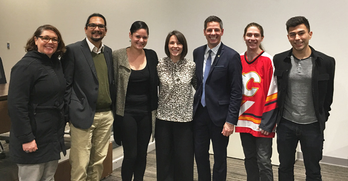 Mayor of Winnipeg Brian Bowman with U of T Law Indigenous students past and present - from left,  Anna Flaminio (SJD Candidate), Douglas Sanderson (faculty), Deanna Roffey (JD Candidate), Amanda Carling (JD 2012), Mayor Bowman (JD 1999), Zachary Biech (JD Candidate) and Joshua Favel (JD Candidate).