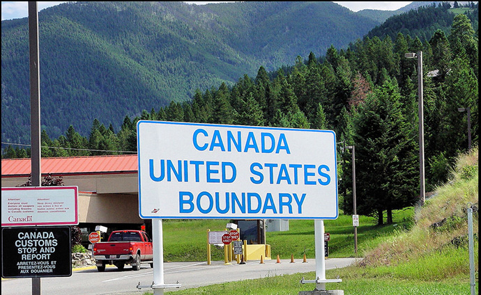 Image of Canadian border sign