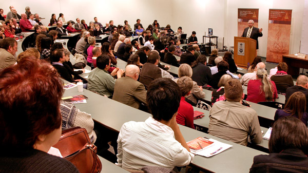 Justice Murray Sinclair speaks at the Faculty of Law