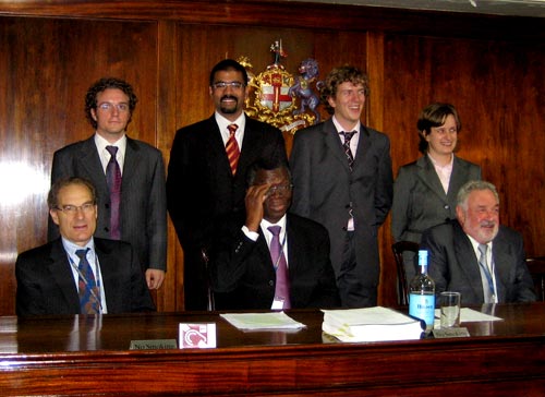2005 Commonwealth Moot Champions, Mark Elton and Yousuf Aftab (back row, left), at the Commonwealth Moot