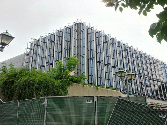 West side of law library looking east from Philosopher's Walk