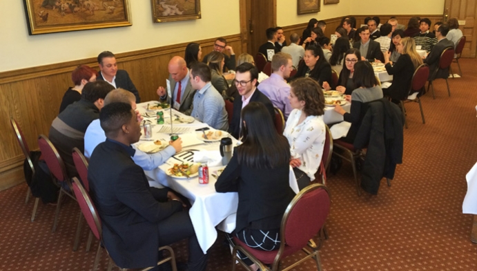 Lunch time crowd at Welcome Day 2016